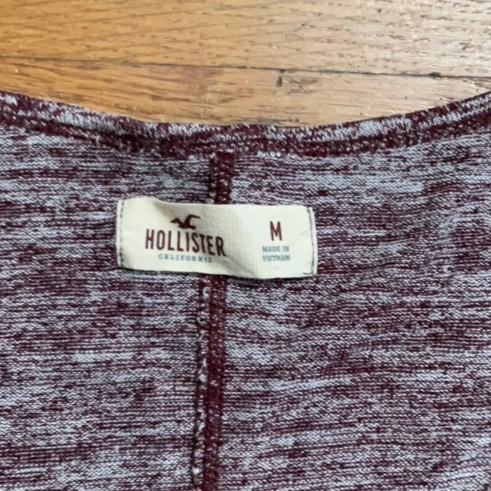 Hollister Long Sleeved Burgundy Medium T-Shirt - Picture 2 of 4